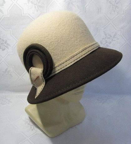 Шляпа Шарм 264 беж-коричневая